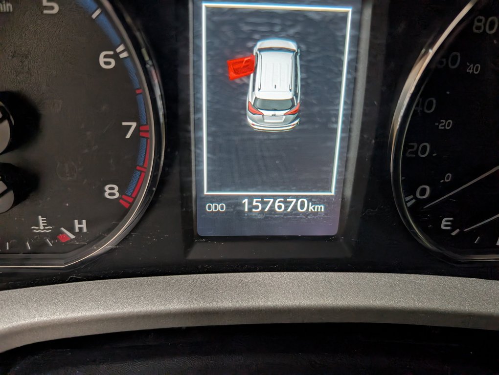 2018 Toyota RAV4 LE FWD in Magog, Quebec - 21 - w1024h768px