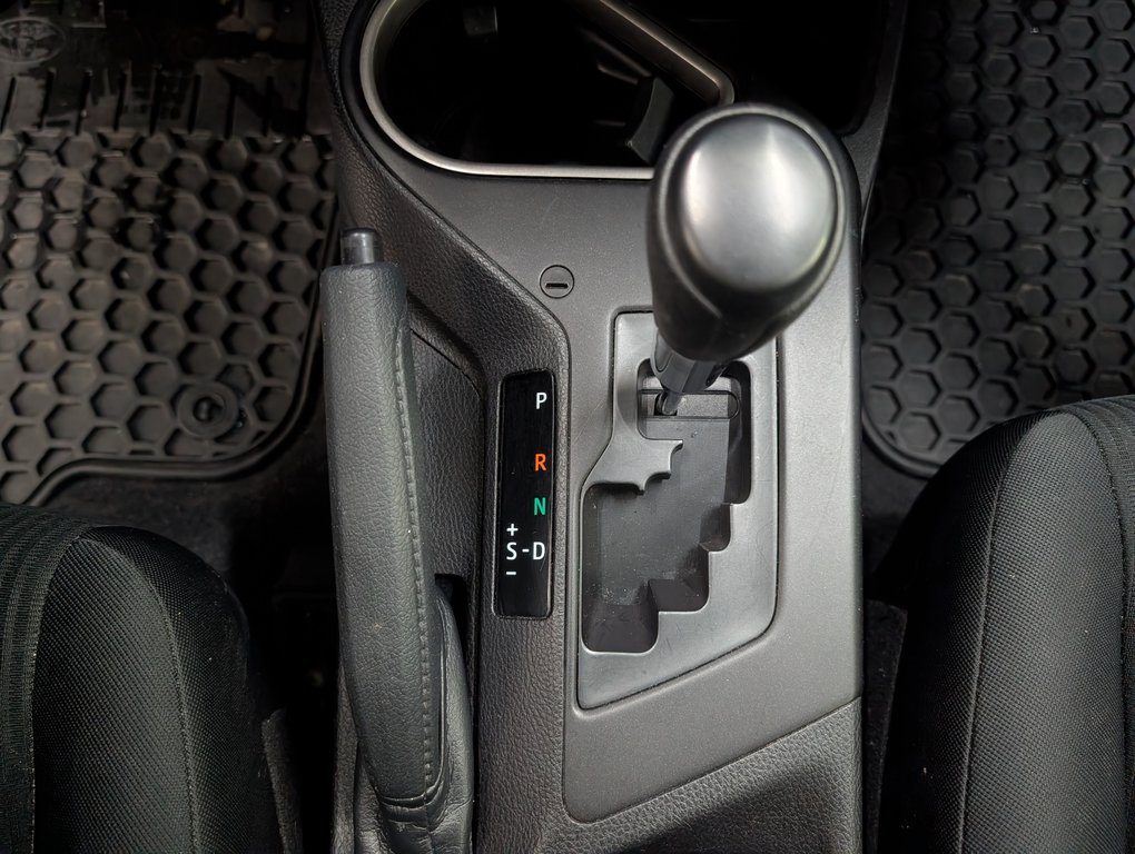 2018 Toyota RAV4 LE FWD in Magog, Quebec - 14 - w1024h768px