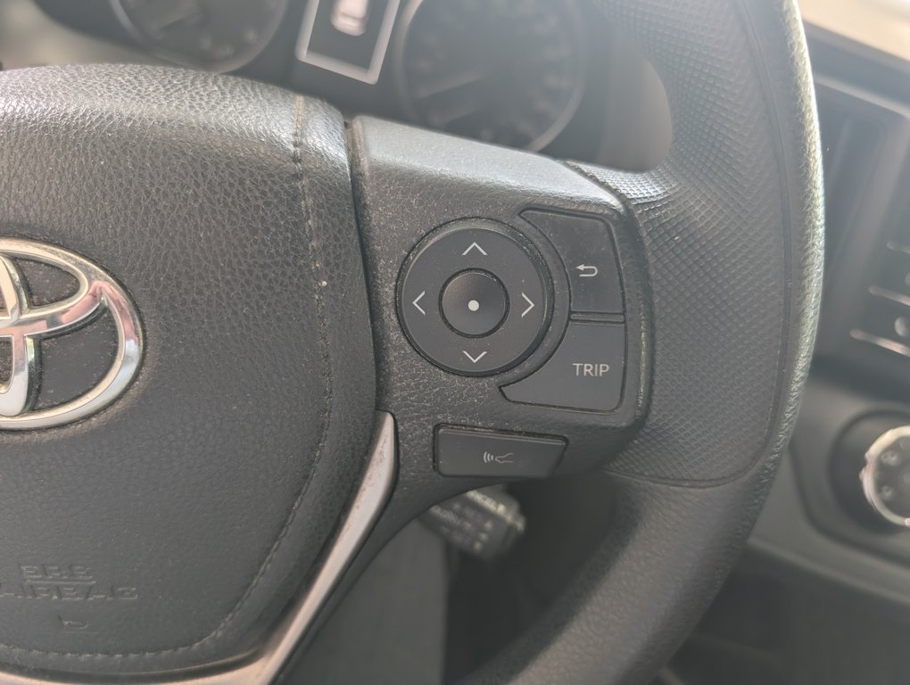 Toyota RAV4 LE 2018 à Magog, Québec - 16 - w1024h768px