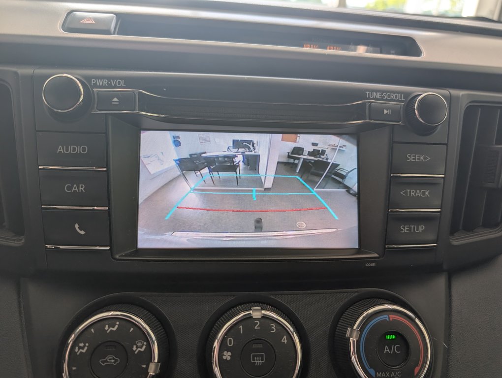 Toyota RAV4 LE 2018 à Magog, Québec - 18 - w1024h768px