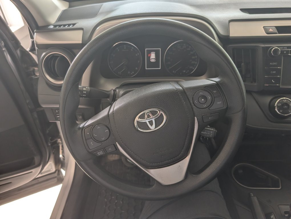 Toyota RAV4 LE 2018 à Magog, Québec - 11 - w1024h768px