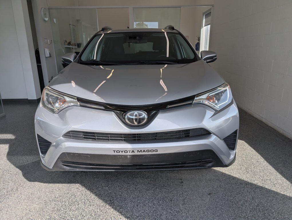 Toyota RAV4 LE 2018 à Magog, Québec - 5 - w1024h768px