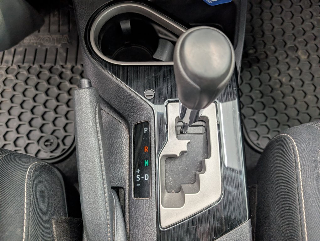 2018 Toyota RAV4 XLE AWD, in Magog, Quebec - 16 - w1024h768px