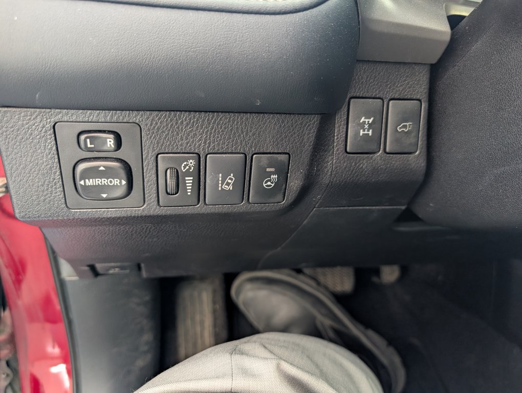 2018 Toyota RAV4 XLE AWD, in Magog, Quebec - 24 - w1024h768px