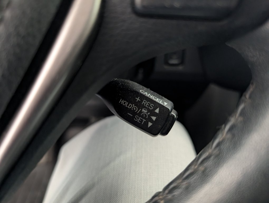 2018 Toyota RAV4 XLE AWD, in Magog, Quebec - 21 - w1024h768px