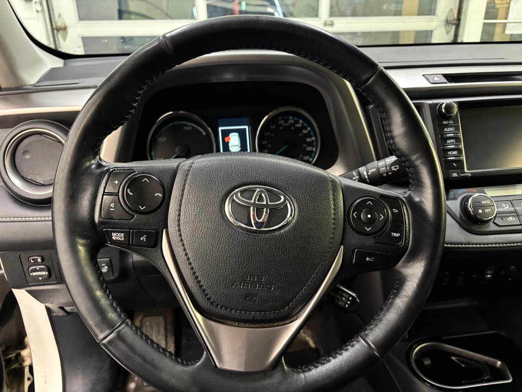 Toyota RAV4 Hybrid Limited 2018 à Magog, Québec - 13 - w1024h768px