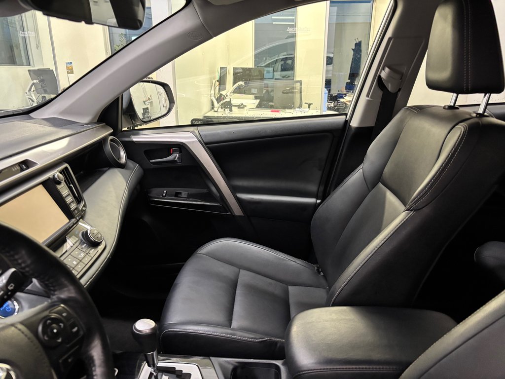 Toyota RAV4 Hybrid Limited 2018 à Magog, Québec - 12 - w1024h768px