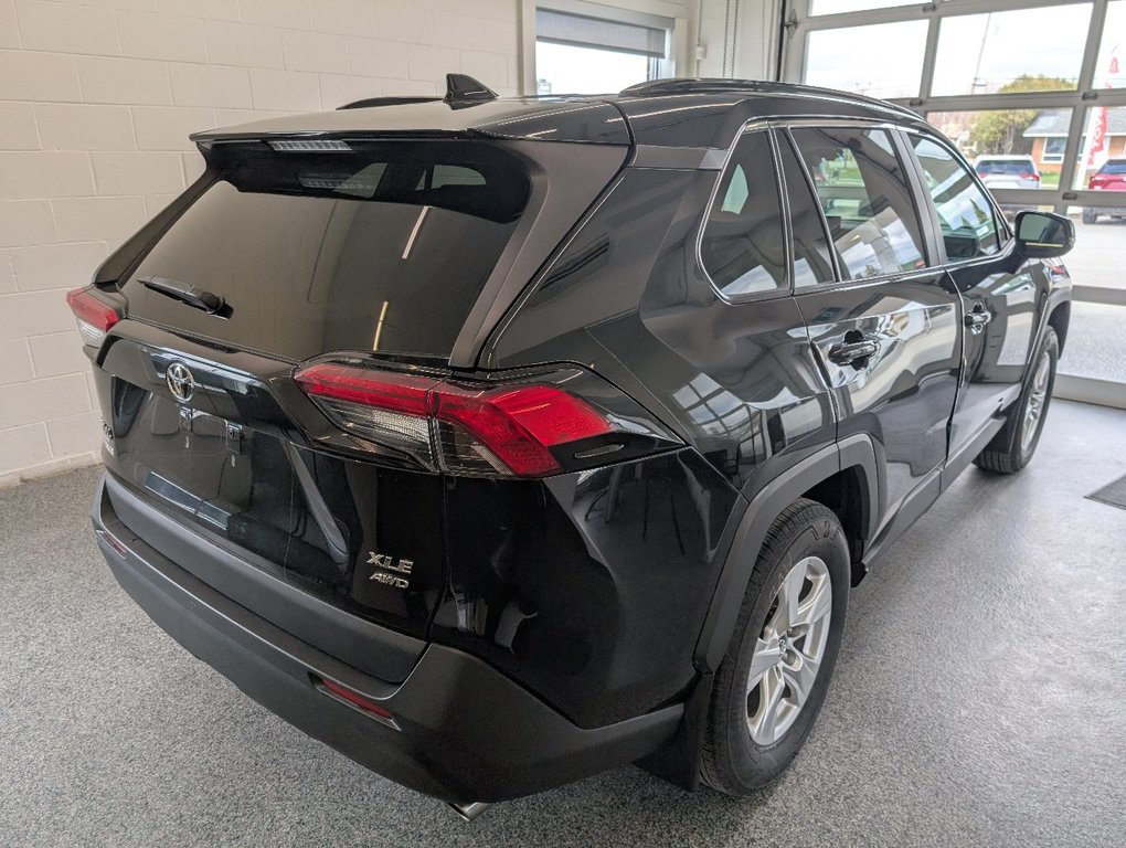 Toyota RAV4 XLE AWD, 2019 à Magog, Québec - 3 - w1024h768px