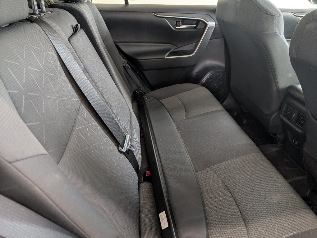 Toyota RAV4 XLE AWD, 2019 à Magog, Québec - 7 - w1024h768px
