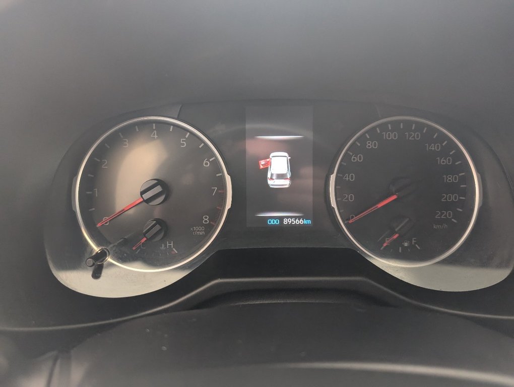 Toyota RAV4 XLE AWD, 2019 à Magog, Québec - 21 - w1024h768px