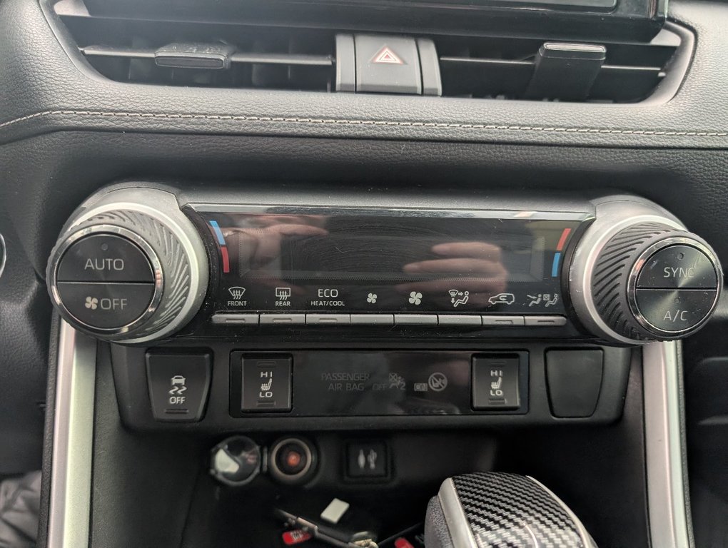Toyota RAV4 XLE AWD, 2019 à Magog, Québec - 17 - w1024h768px
