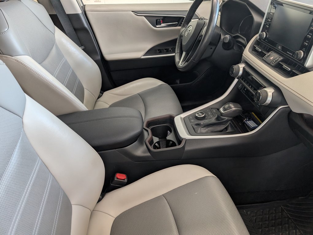 Toyota RAV4 Limited AWD, GARANTIE JUSQU EN 2027, 2019 à Magog, Québec - 9 - w1024h768px