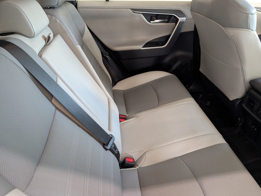 Toyota RAV4 Limited AWD, GARANTIE JUSQU EN 2027, 2019 à Magog, Québec - 8 - w1024h768px