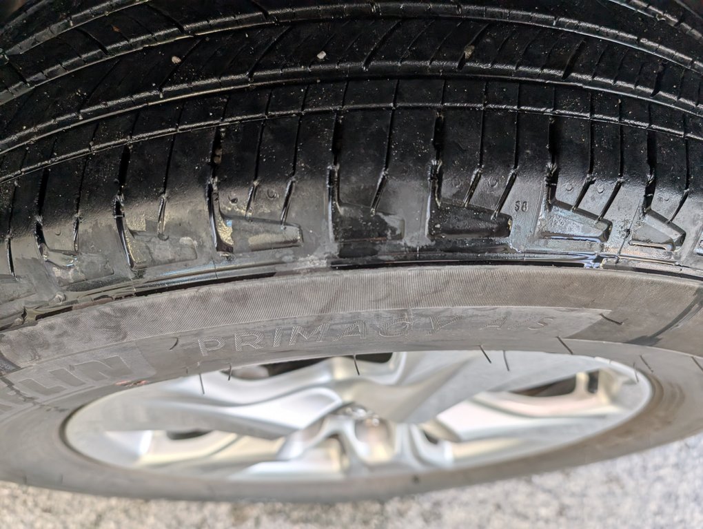 2019 Toyota RAV4 XLE AWD, in Magog, Quebec - 23 - w1024h768px