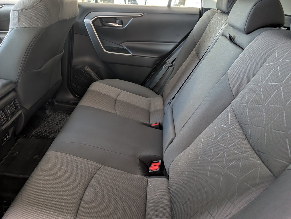 2019 Toyota RAV4 XLE AWD, in Magog, Quebec - 10 - w1024h768px