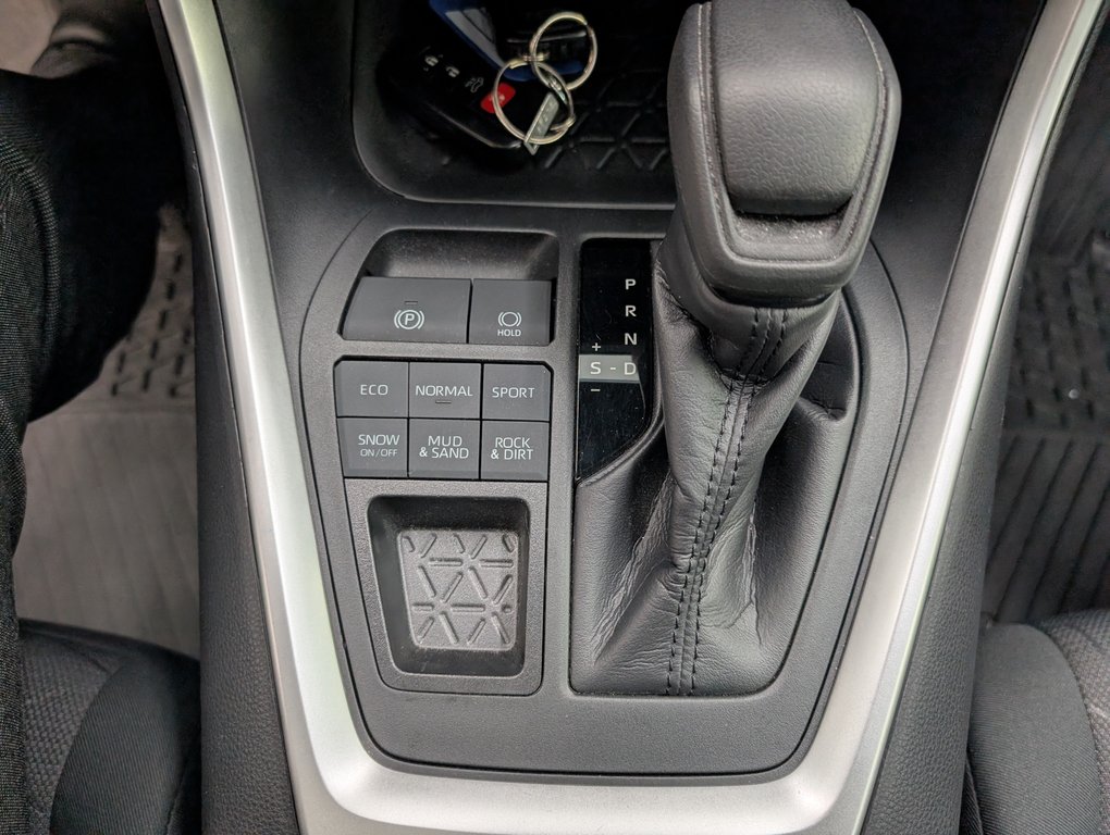 2019 Toyota RAV4 XLE AWD, in Magog, Quebec - 16 - w1024h768px