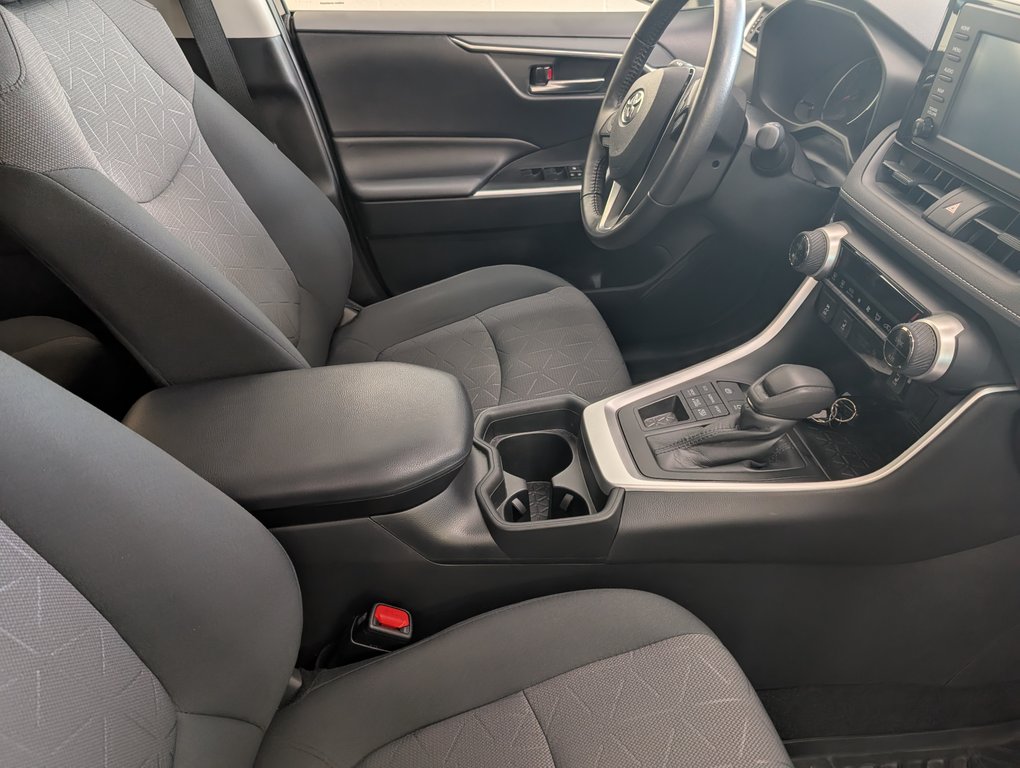 2019 Toyota RAV4 XLE AWD, in Magog, Quebec - 8 - w1024h768px