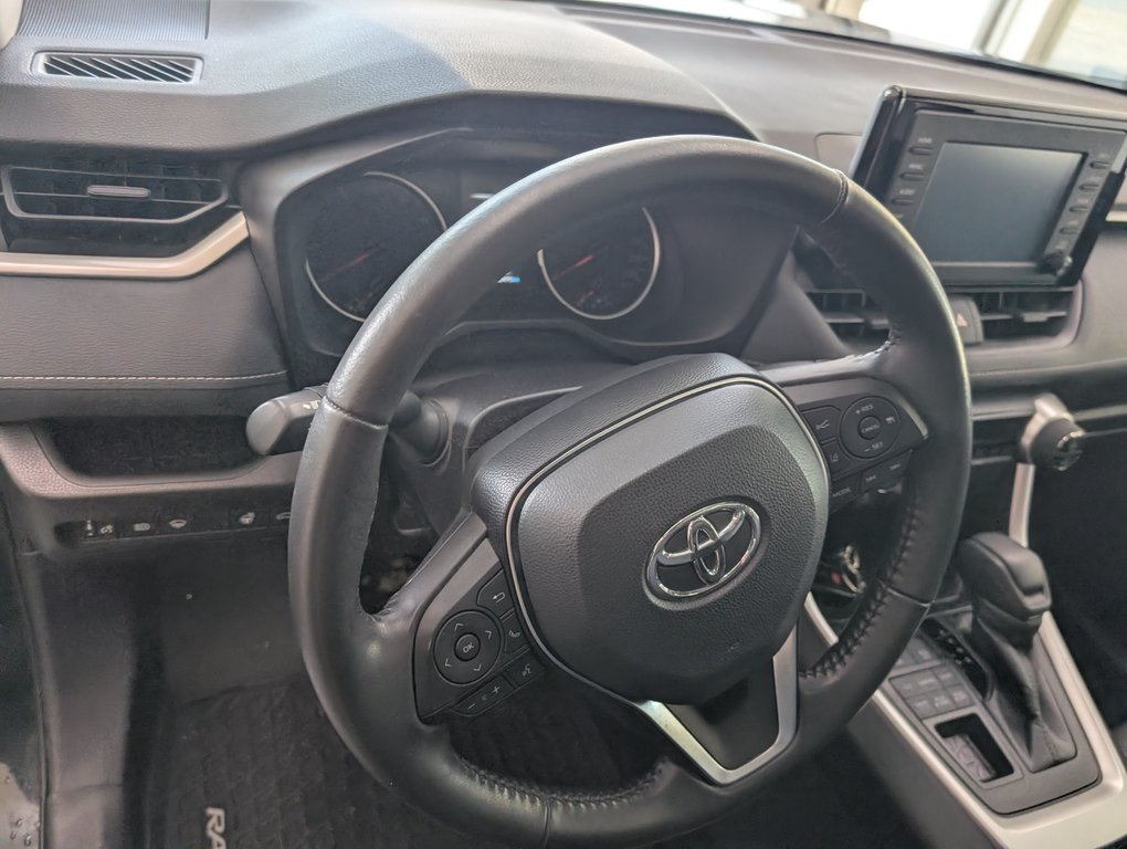 2019 Toyota RAV4 XLE AWD, in Magog, Quebec - 12 - w1024h768px