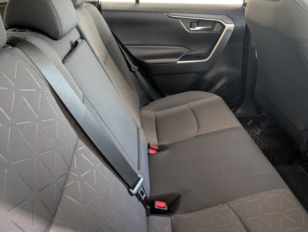 2019 Toyota RAV4 XLE AWD, in Magog, Quebec - 7 - w1024h768px