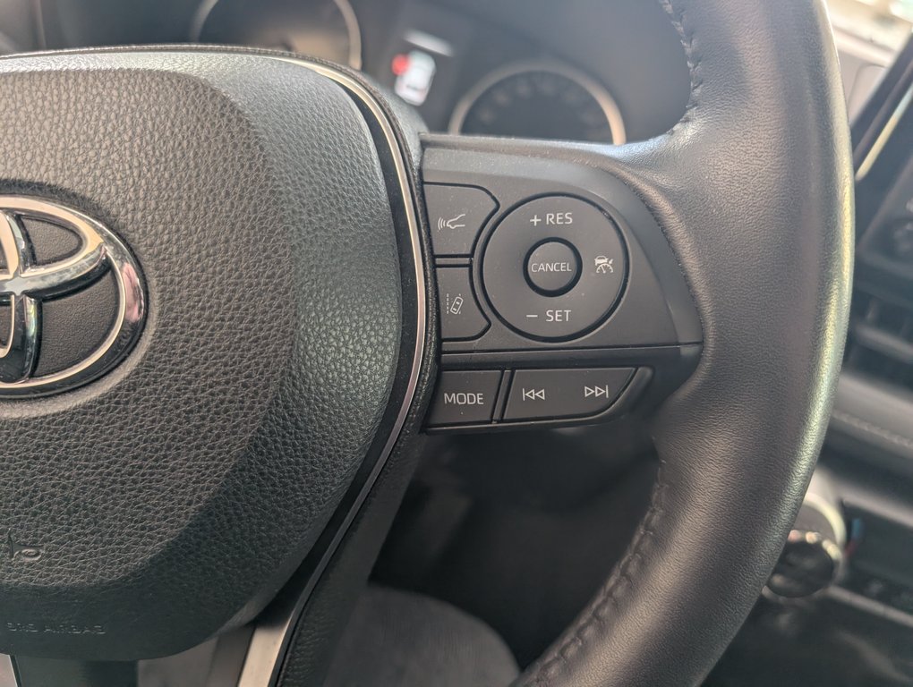 2019 Toyota RAV4 XLE AWD, in Magog, Quebec - 19 - w1024h768px