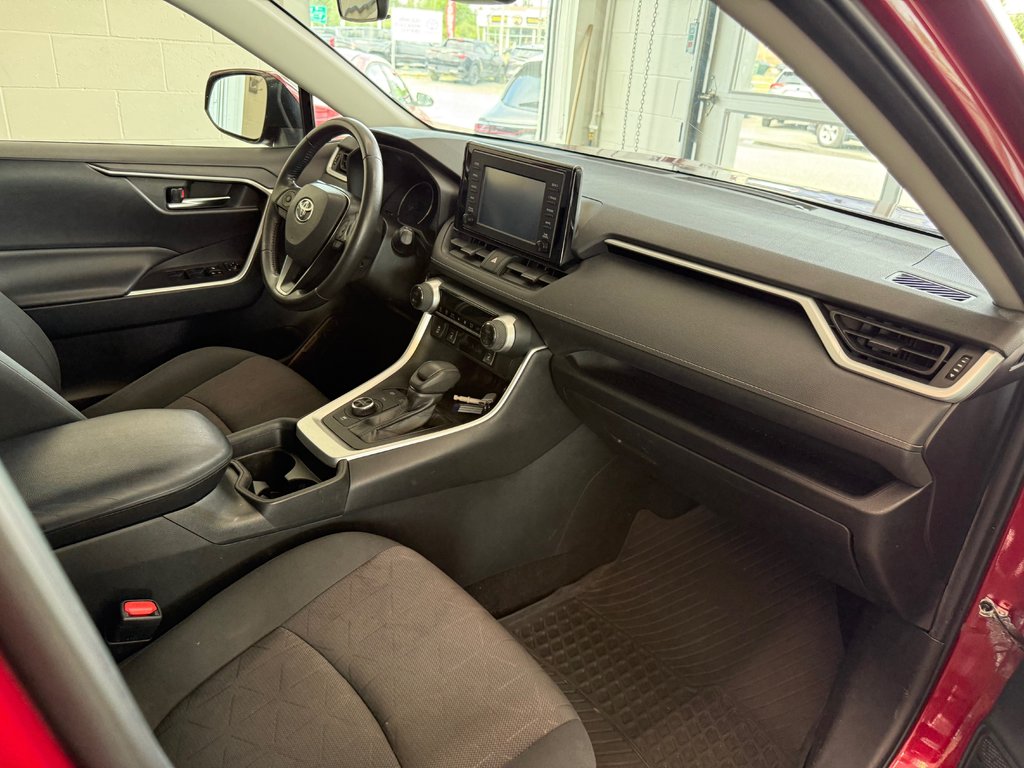 2019 Toyota RAV4 Hybrid XLE AWD, in Magog, Quebec - 10 - w1024h768px