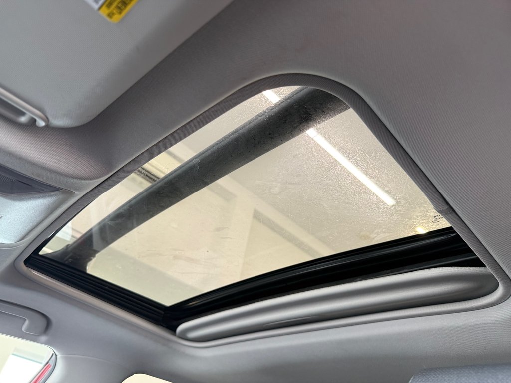 2019 Toyota RAV4 Hybrid XLE AWD, in Magog, Quebec - 21 - w1024h768px