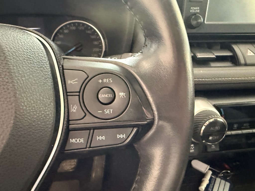 2019 Toyota RAV4 Hybrid XLE AWD, in Magog, Quebec - 18 - w1024h768px