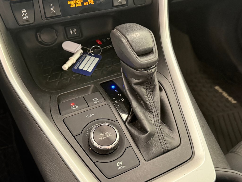 2019 Toyota RAV4 Hybrid XLE AWD, in Magog, Quebec - 15 - w1024h768px
