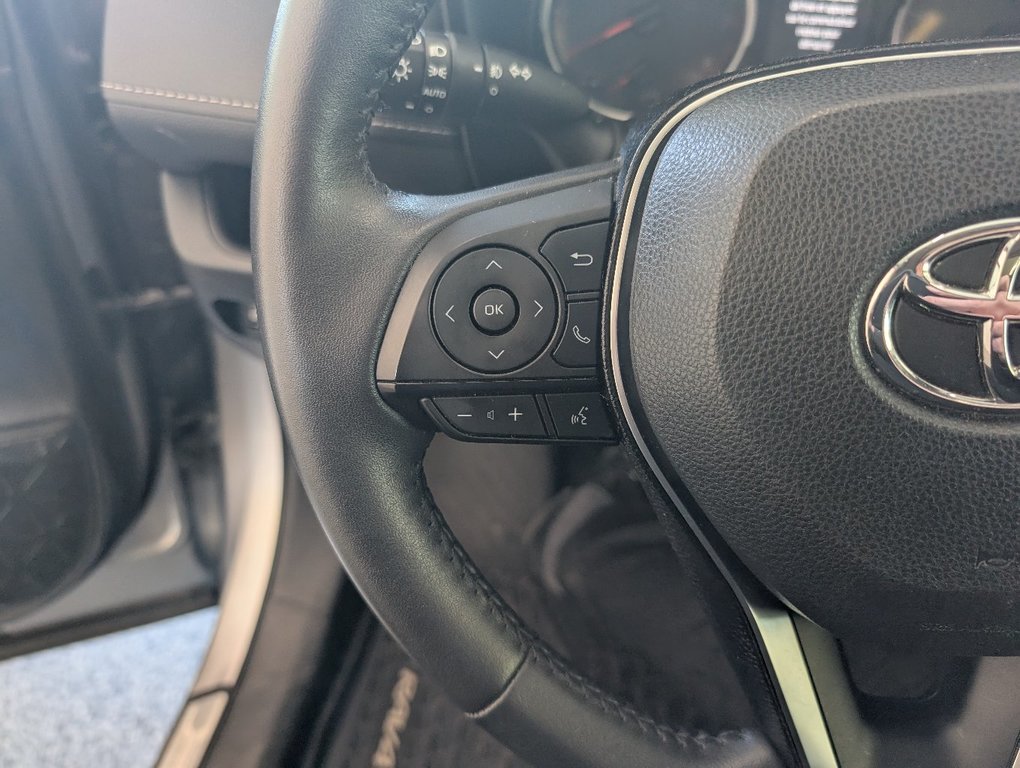 Toyota RAV4 XLE AWD, 2020 à Magog, Québec - 19 - w1024h768px