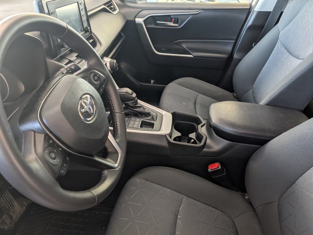 Toyota RAV4 XLE AWD, 2020 à Magog, Québec - 12 - w1024h768px