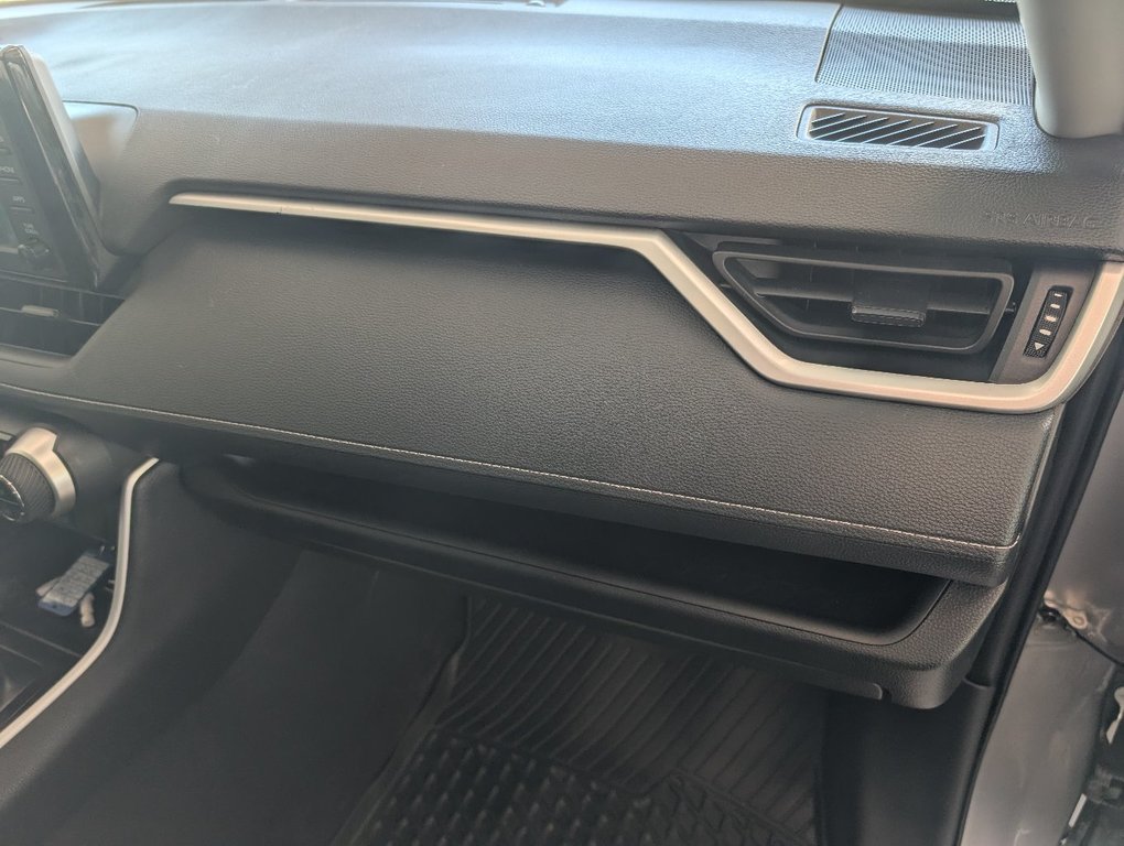 Toyota RAV4 XLE AWD, 2020 à Magog, Québec - 10 - w1024h768px