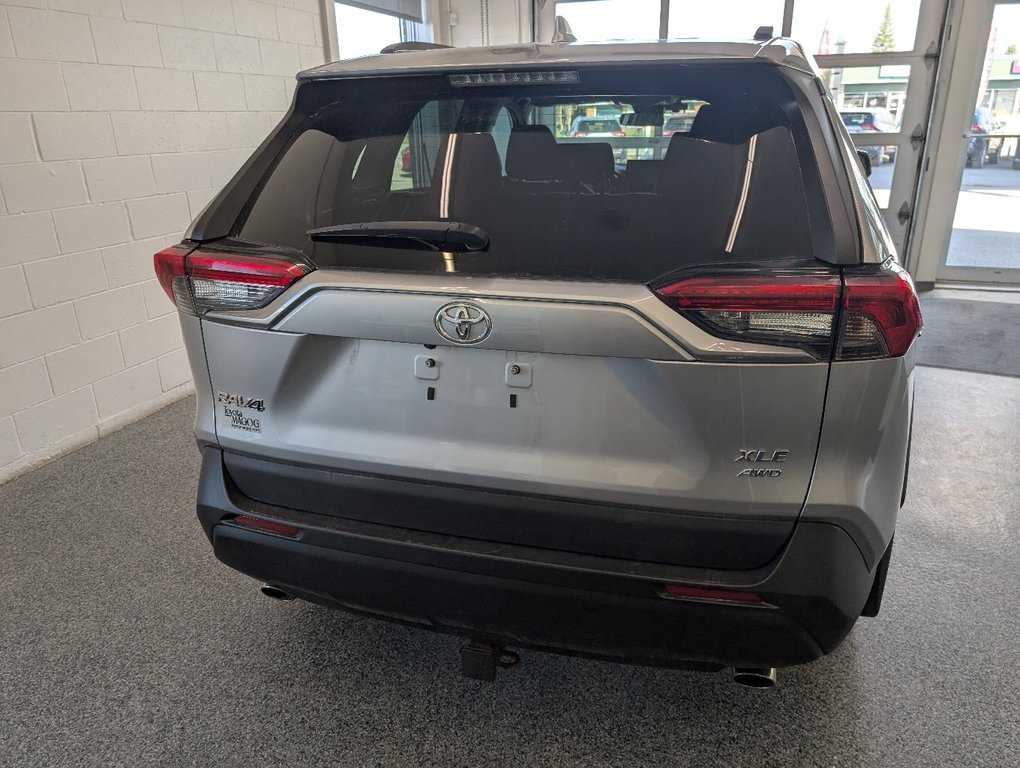 Toyota RAV4 XLE AWD, 2020 à Magog, Québec - 4 - w1024h768px