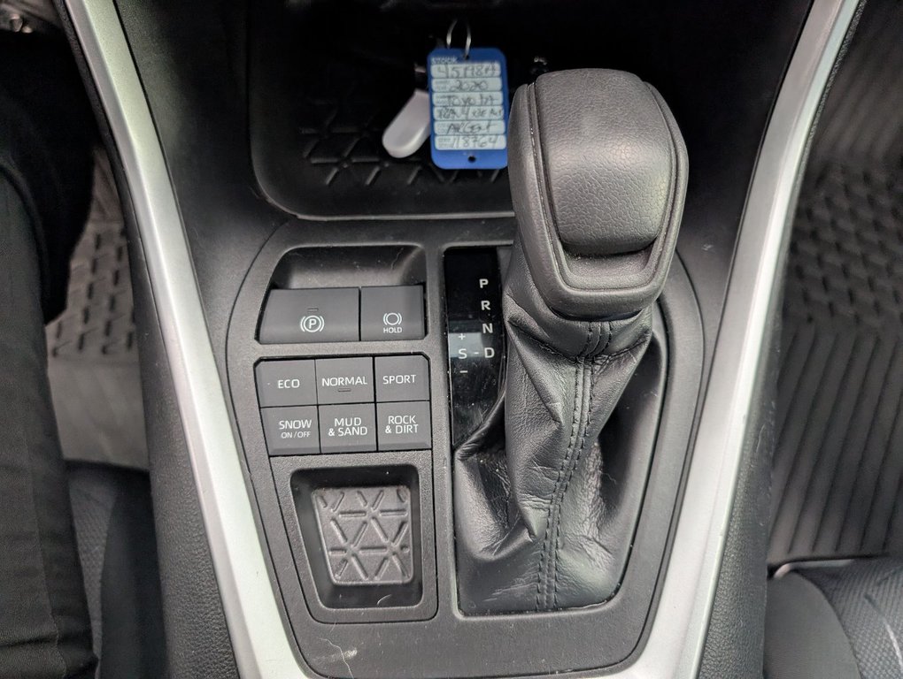 Toyota RAV4 XLE AWD, 2020 à Magog, Québec - 18 - w1024h768px