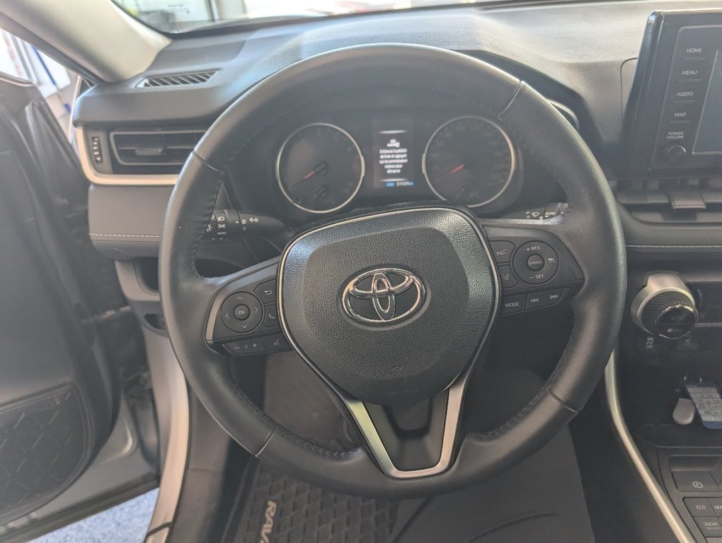 Toyota RAV4 XLE AWD, 2020 à Magog, Québec - 16 - w1024h768px