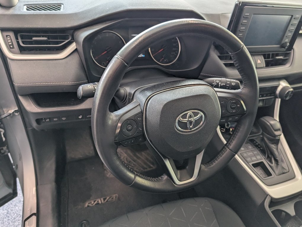 2020 Toyota RAV4 XLE AWD, TOIT, MAGS, in Magog, Quebec - 13 - w1024h768px