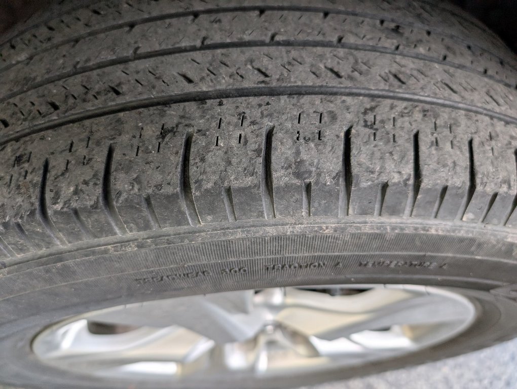 2020 Toyota RAV4 XLE AWD, TOIT, MAGS, in Magog, Quebec - 24 - w1024h768px