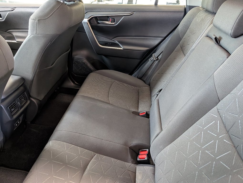 2020 Toyota RAV4 XLE AWD, TOIT, MAGS, in Magog, Quebec - 11 - w1024h768px
