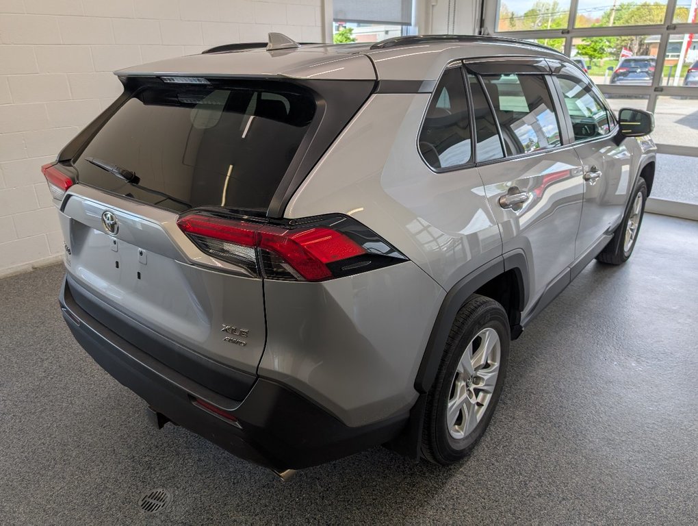 2020 Toyota RAV4 XLE AWD, TOIT, MAGS, in Magog, Quebec - 3 - w1024h768px
