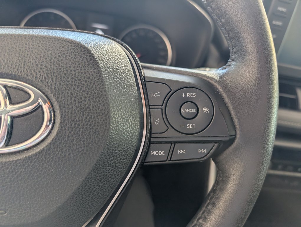 2020 Toyota RAV4 XLE AWD in Magog, Quebec - 20 - w1024h768px
