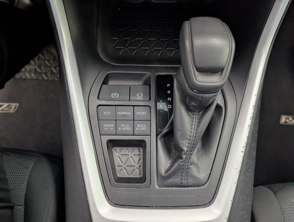 2020 Toyota RAV4 XLE AWD in Magog, Quebec - 17 - w1024h768px