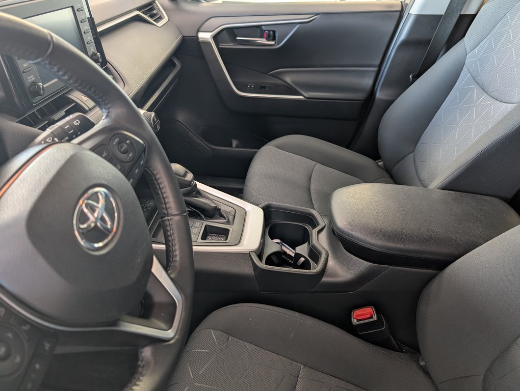 2020 Toyota RAV4 XLE AWD in Magog, Quebec - 12 - w1024h768px