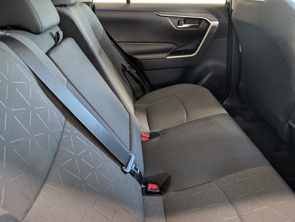 2020 Toyota RAV4 XLE AWD in Magog, Quebec - 8 - w1024h768px
