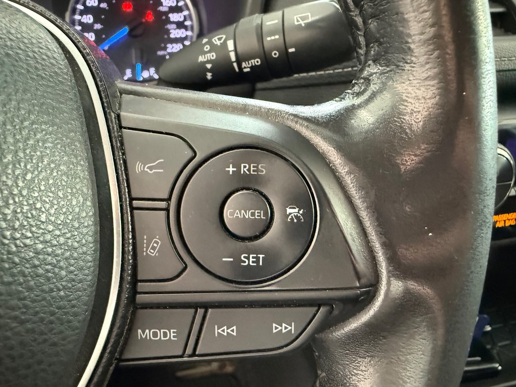 2020 Toyota RAV4 Hybrid XLE in Magog, Quebec - 15 - w1024h768px