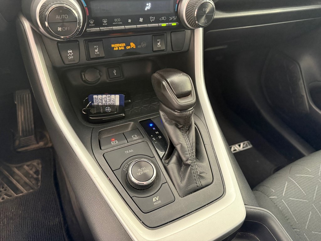 2020 Toyota RAV4 Hybrid XLE in Magog, Quebec - 17 - w1024h768px