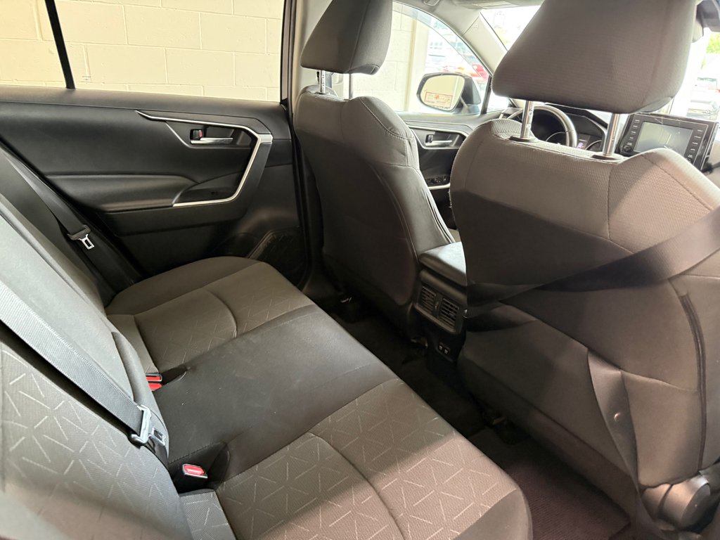 2020 Toyota RAV4 Hybrid XLE in Magog, Quebec - 8 - w1024h768px