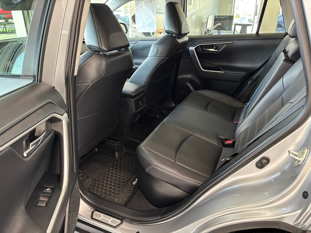 2020 Toyota RAV4 Hybrid LIMITED AWD, in Magog, Quebec - 11 - w1024h768px