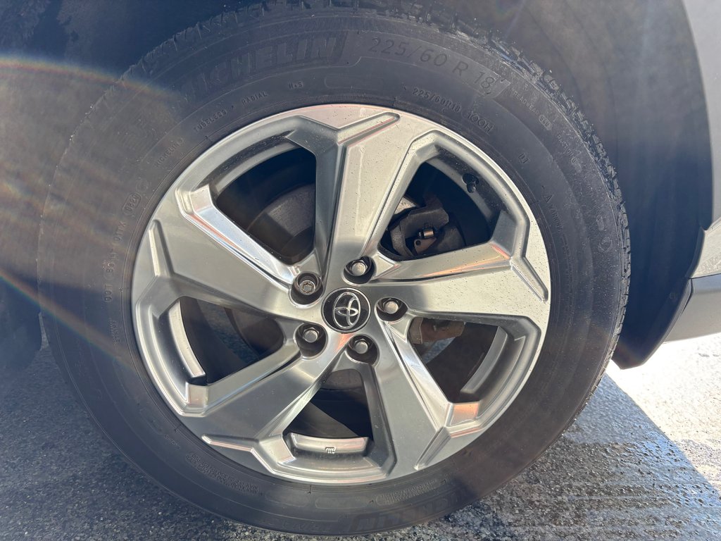 2020 Toyota RAV4 Hybrid LIMITED AWD, in Magog, Quebec - 25 - w1024h768px