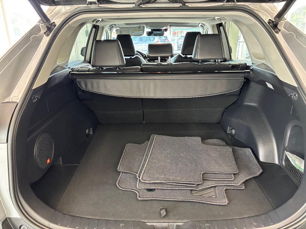 2020 Toyota RAV4 Hybrid LIMITED AWD, in Magog, Quebec - 7 - w1024h768px