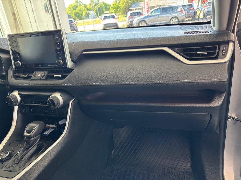2020 Toyota RAV4 Hybrid LIMITED AWD, in Magog, Quebec - 10 - w1024h768px