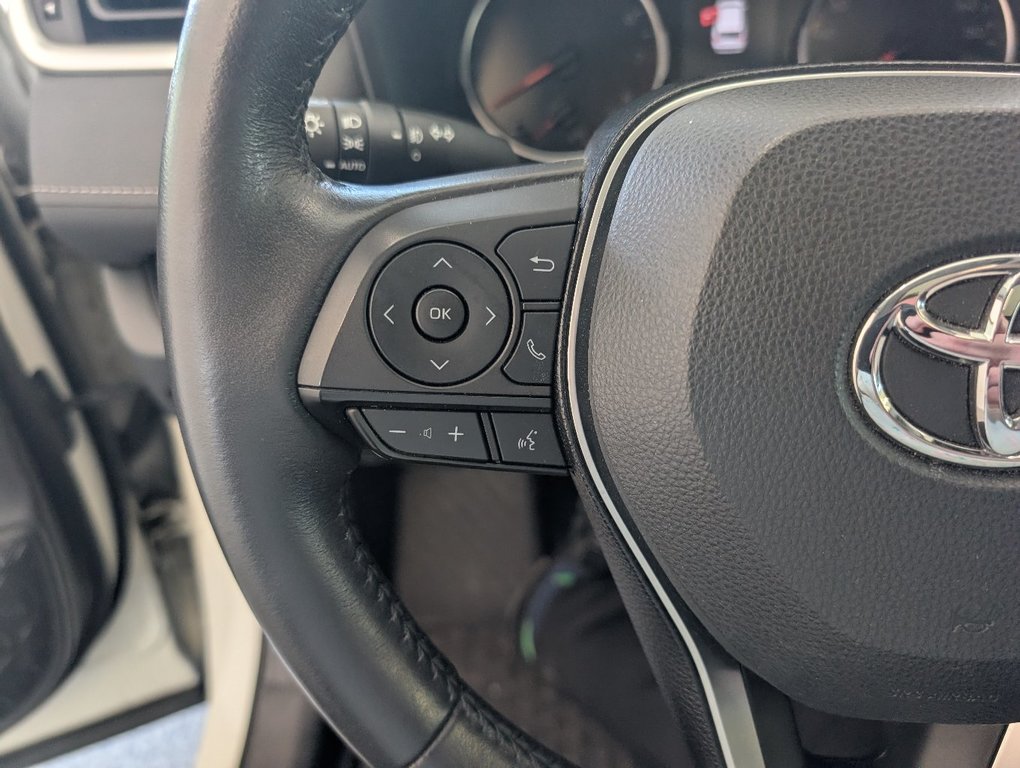 Toyota RAV4 XLE AWD, TOIT, MAGS, 2021 à Magog, Québec - 18 - w1024h768px
